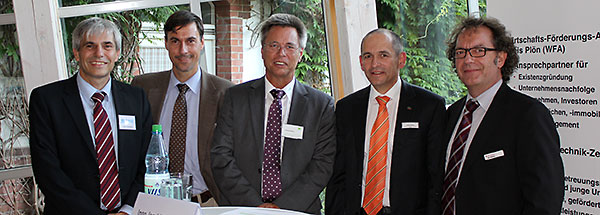 Von links nach rechts: Uwe Hemens (WFA Kreis Plön), Ingo Joachim Dahlhoff (IHK zu Kiel), Joachim Klitzke (DATEV), Frank Meier (VR Bank Ostholstein Nord – Plön), Jan Henning (Förde Sparkasse)